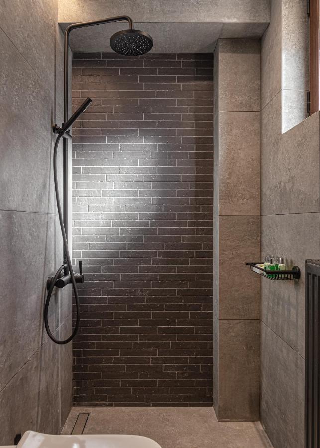 Gm Luxury Suites كالافريتا المظهر الخارجي الصورة