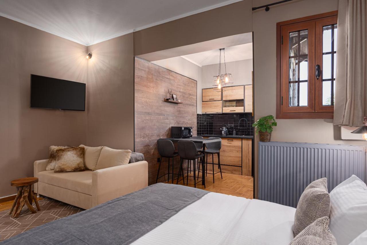 Gm Luxury Suites كالافريتا المظهر الخارجي الصورة