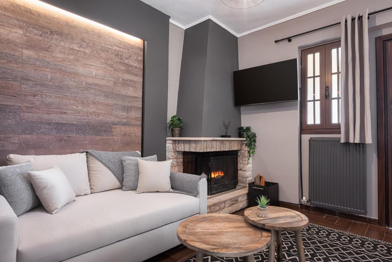 Gm Luxury Suites كالافريتا المظهر الخارجي الصورة