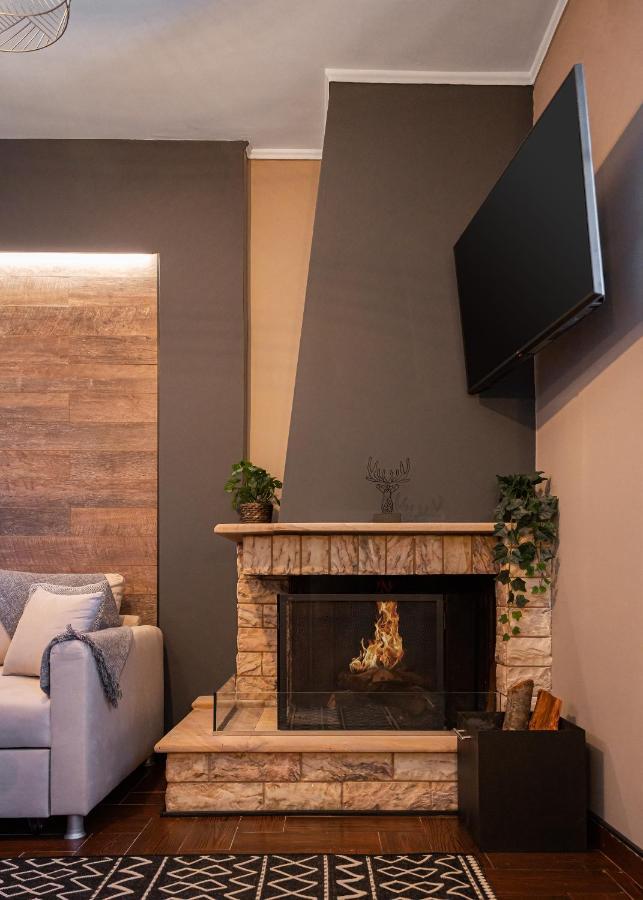 Gm Luxury Suites كالافريتا المظهر الخارجي الصورة