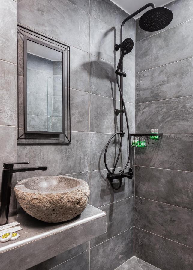 Gm Luxury Suites كالافريتا المظهر الخارجي الصورة