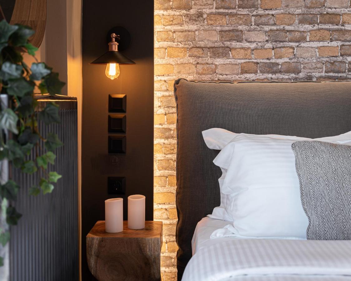 Gm Luxury Suites كالافريتا المظهر الخارجي الصورة